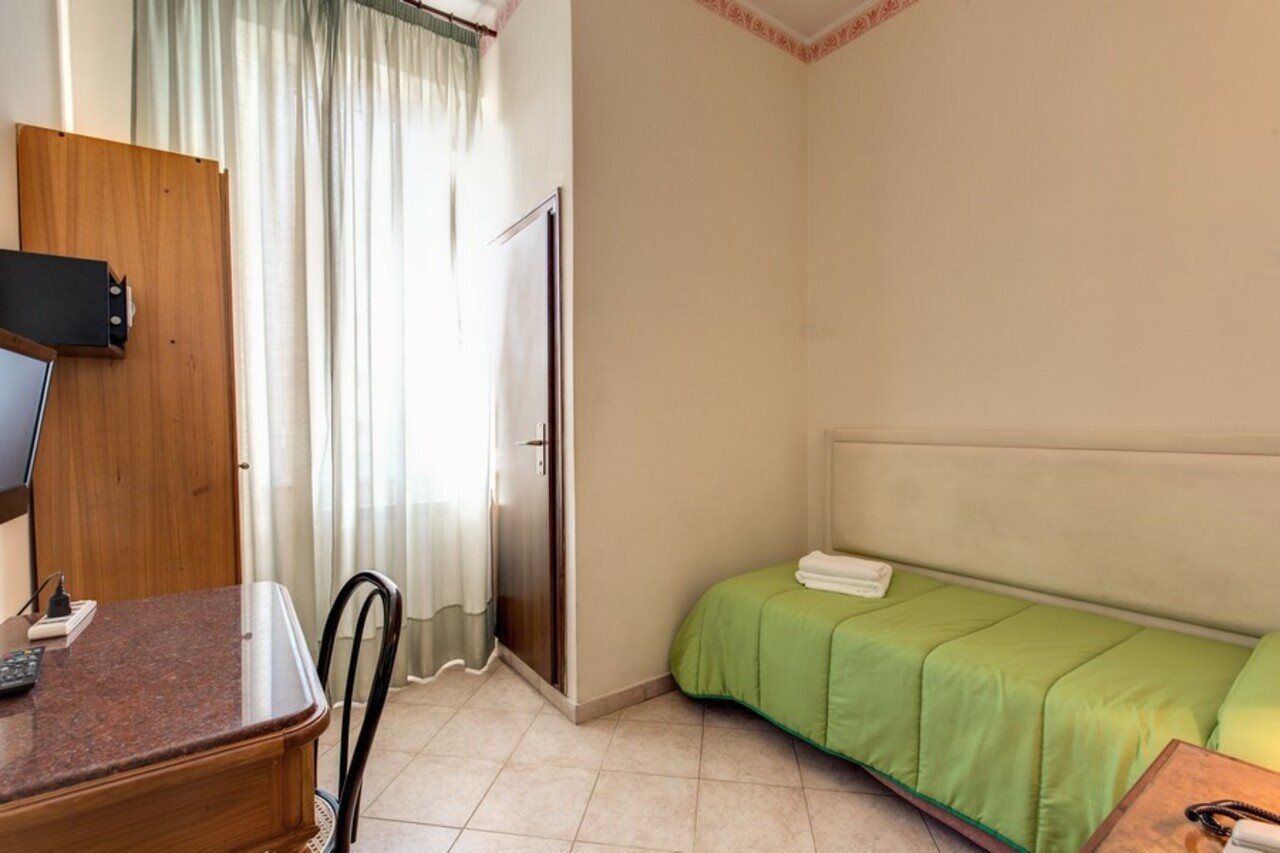 Cambridge Hotel Rome