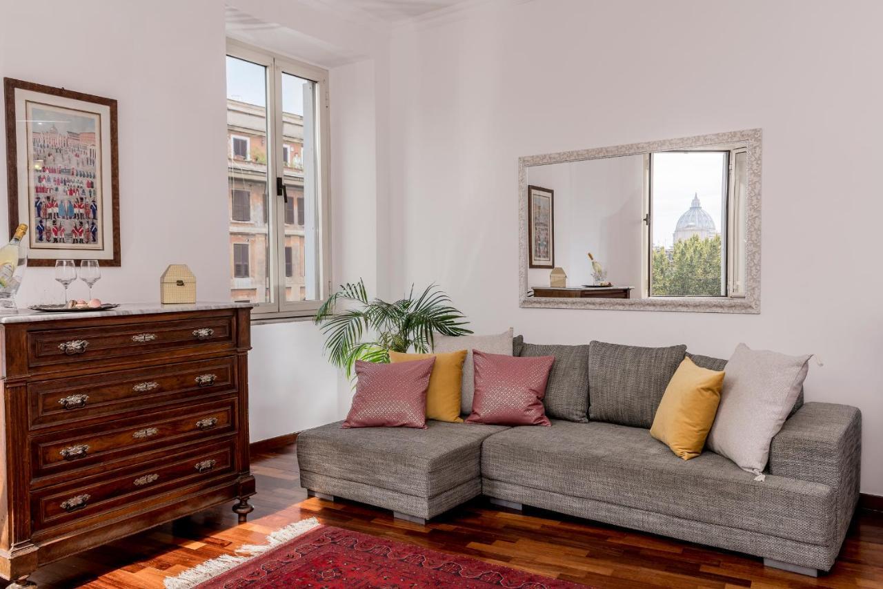 Apartment St.peter's Mirror - Romantic View