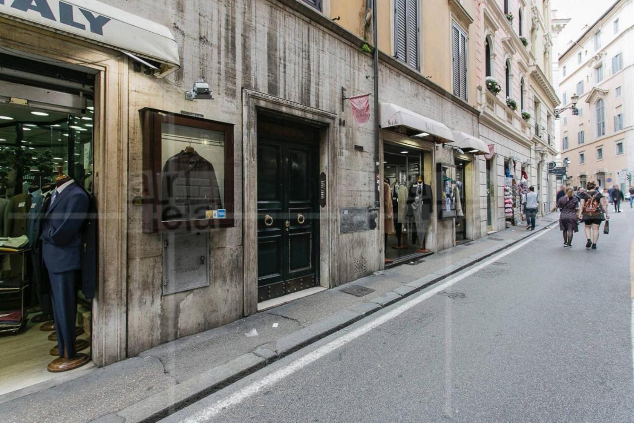 Visione Via Sant'andrea Delle Fratte, 36 * Rome