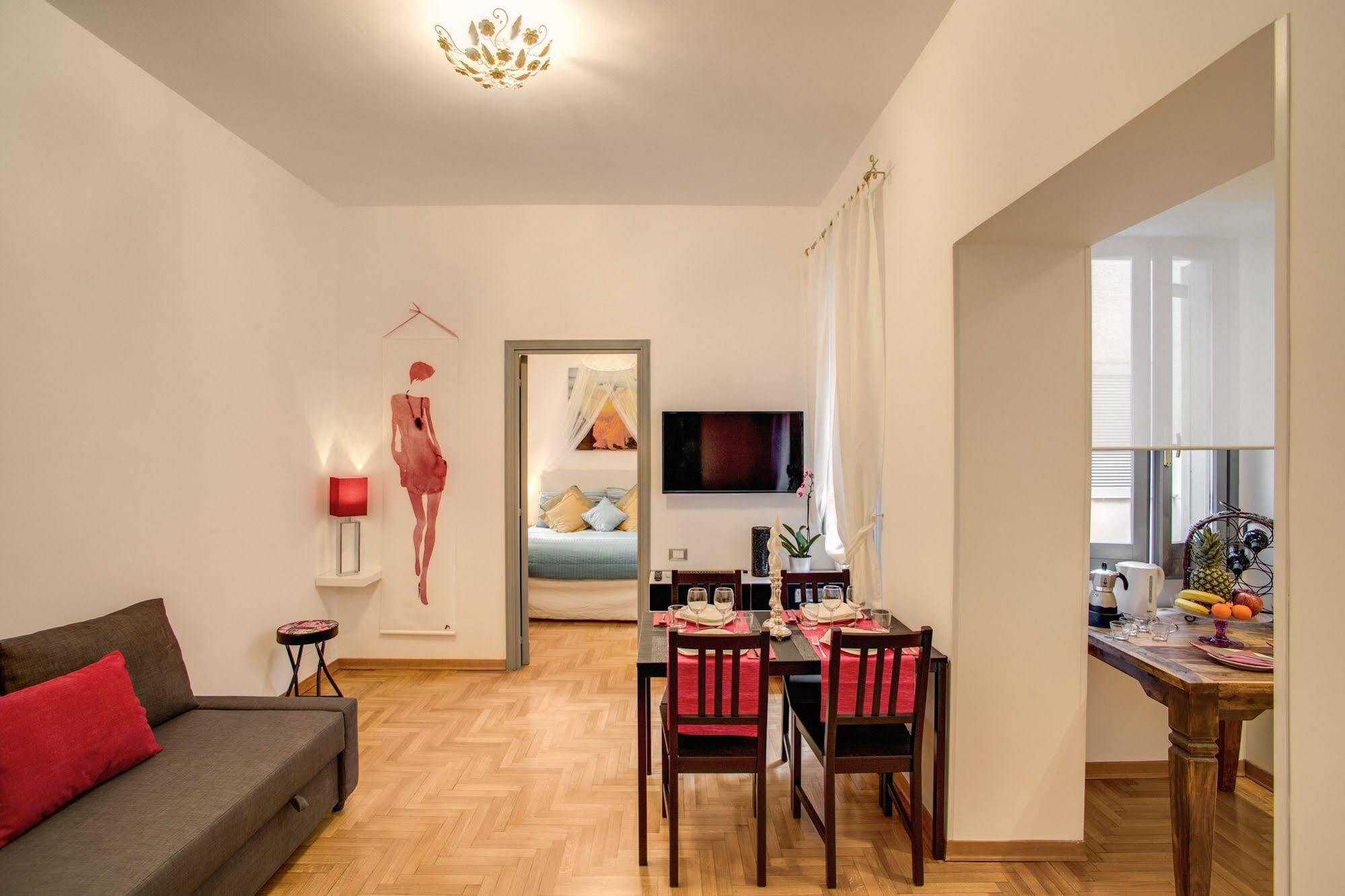 Appartamento Elegant Behind The Colosseum Roma