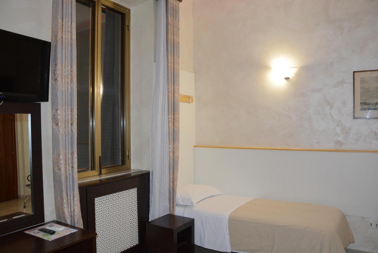 Carina Guest house