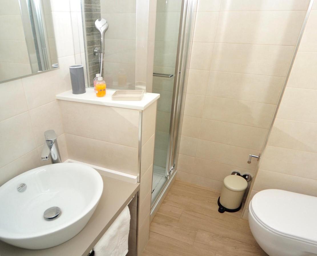 Livinginrome Trastevere - Vicolo Del Piede Apartment *