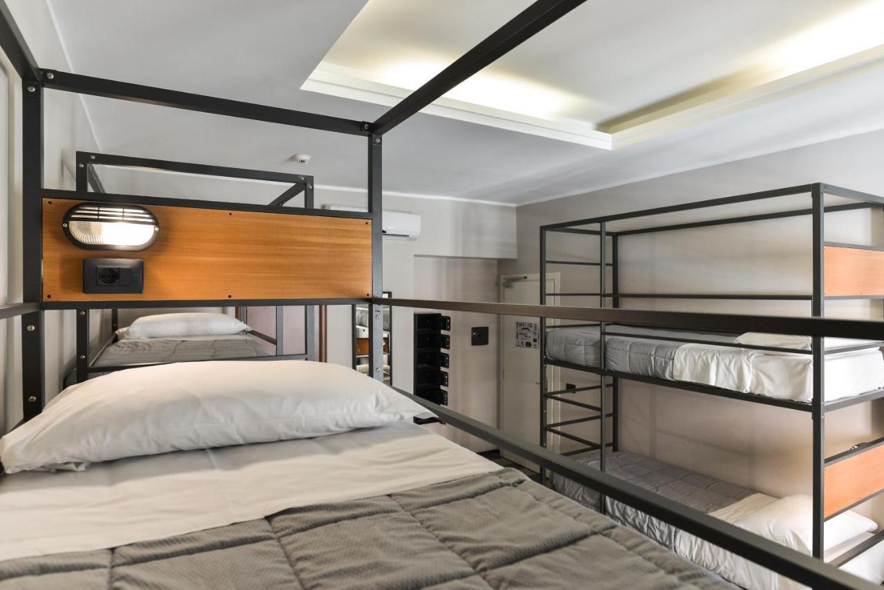 Yellowsquare Hostel