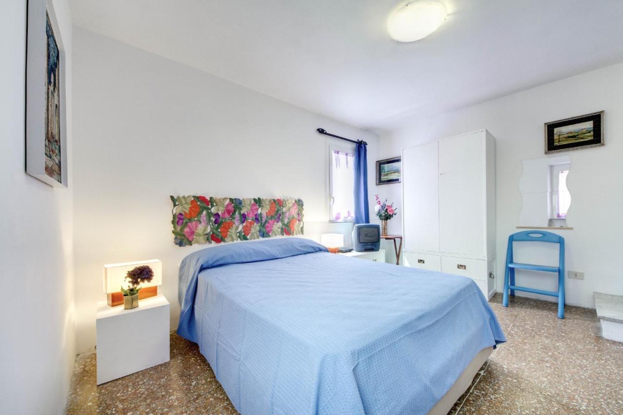 Rhome Leonina Apartment