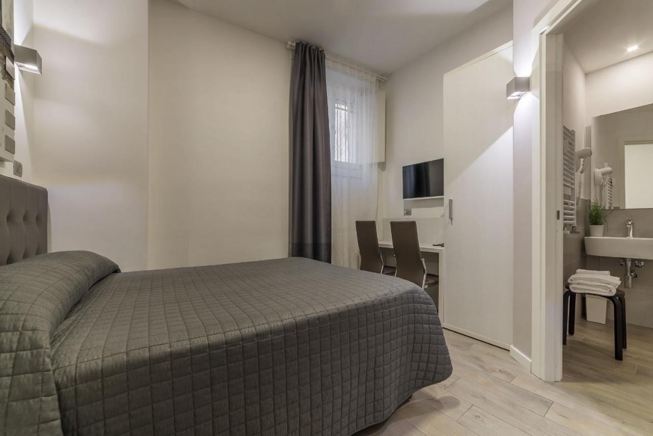 Domus Mazzini Bed & Breakfast 2*