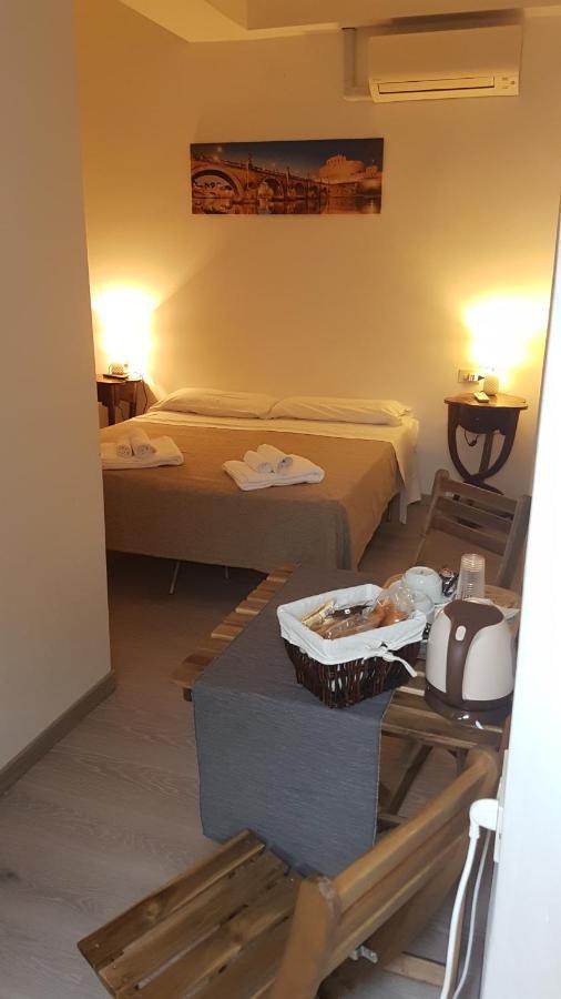 Guest house Domus Ferraro 2*