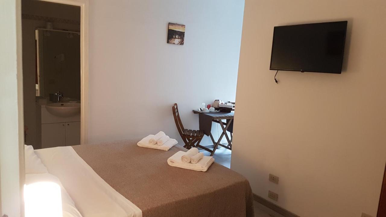 Guest house Domus Ferraro 2*