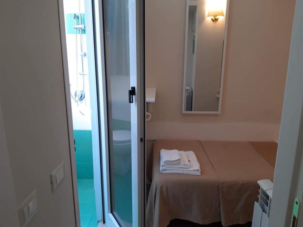 Small Single Bed & Breakfast