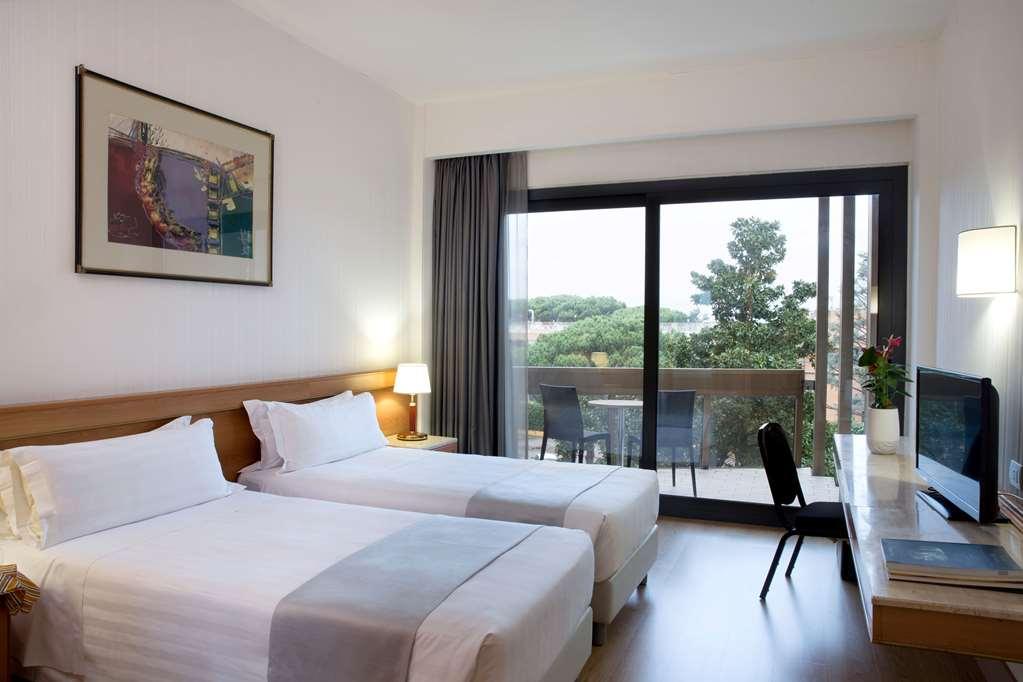 Wyndham Midas Hotel