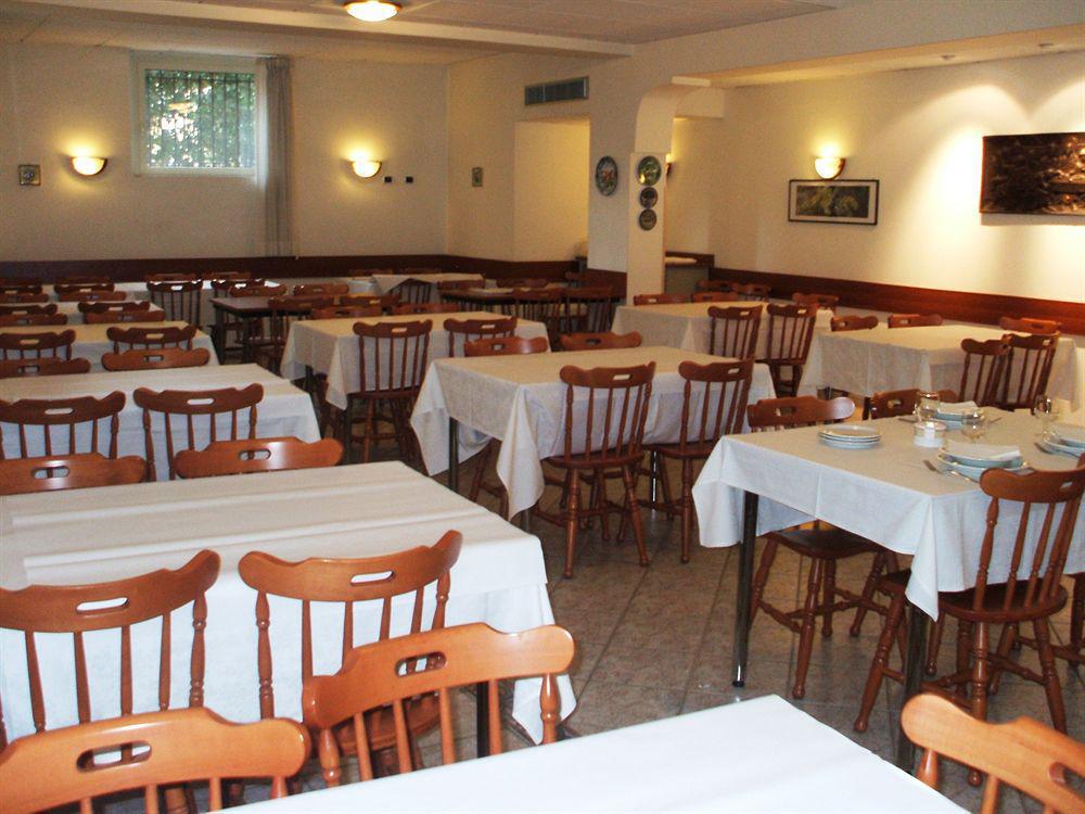 Guest house Maria Rosa Molas - Casa Per Ferie 3*