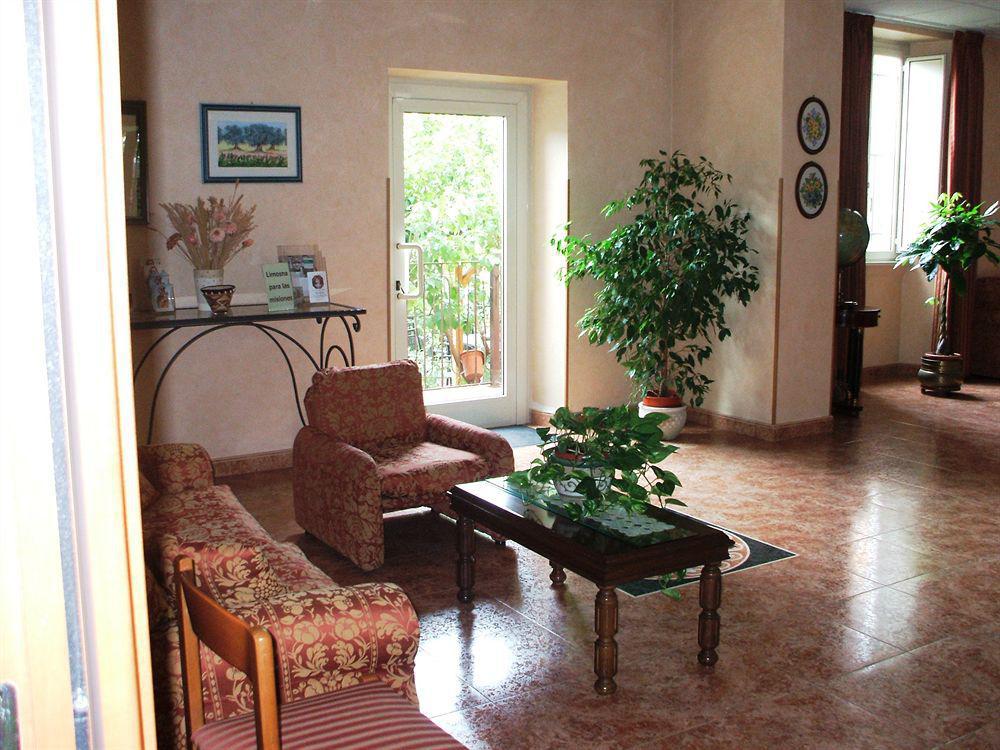 Maria Rosa Molas - Casa Per Ferie 3* Rome