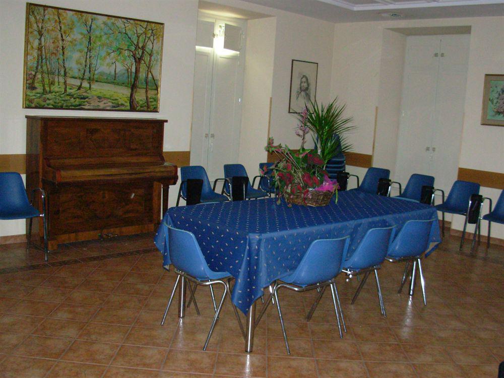 Maria Rosa Molas - Casa Per Ferie Rome