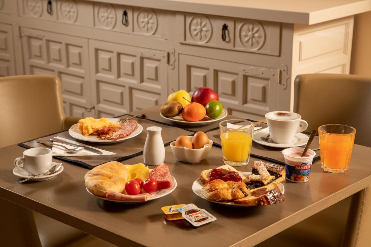 Colosseum Hotel 3*