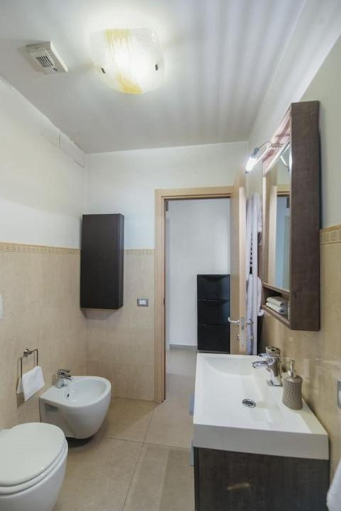Iflat Sleek Apt In Testaccio Near Ostiense Train Station Apartment *
