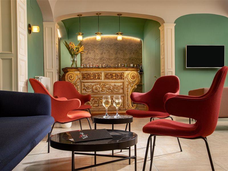 Colosseum Hotel 3*