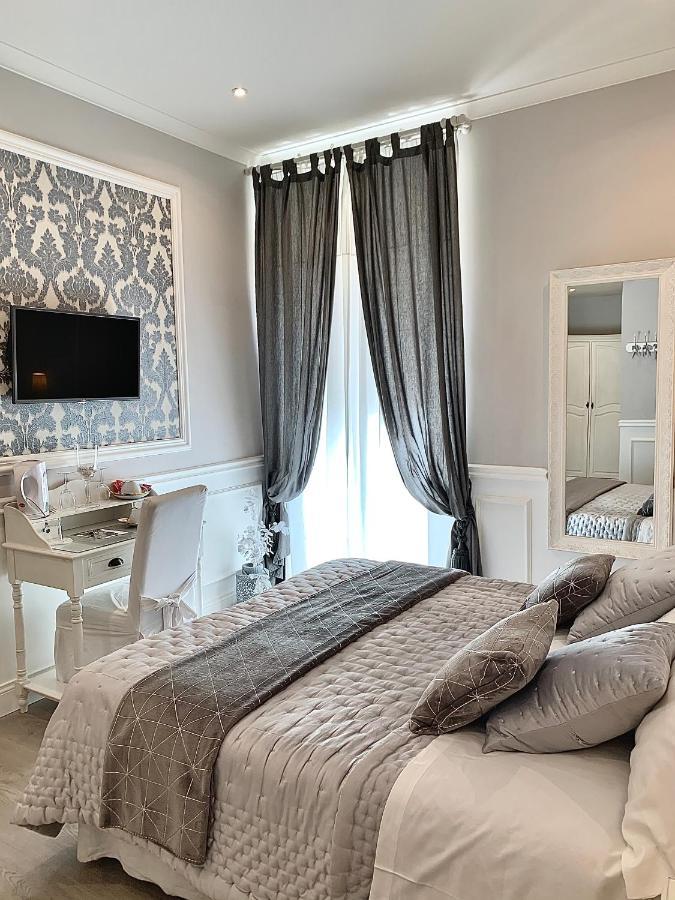 Charme & Chic Rome